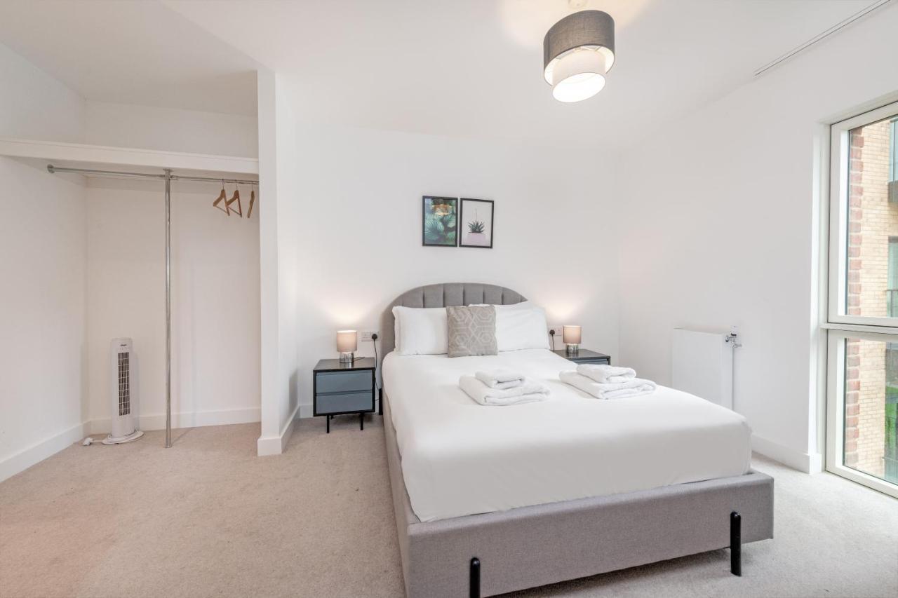 Stayo Apartments Barking Wharf Лондон Экстерьер фото